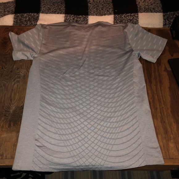 Nike men’s active TechKnit Ultra shirt - Picture 3 of 3